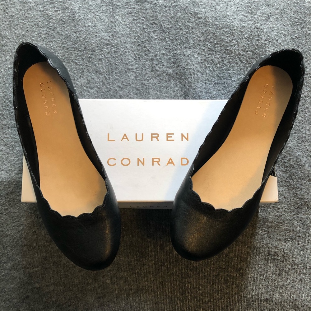 Lauren Conrad - EUC black scalloped flats - 8 Med.
